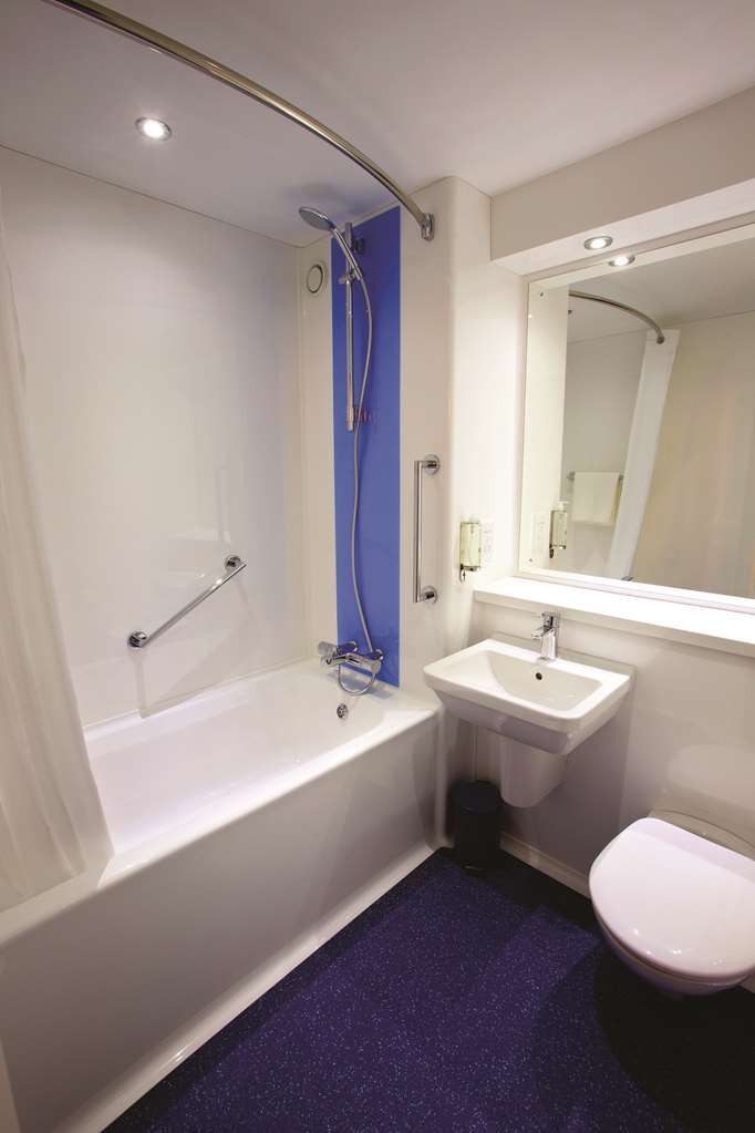 Travelodge Leicester Hinckley Road Room photo